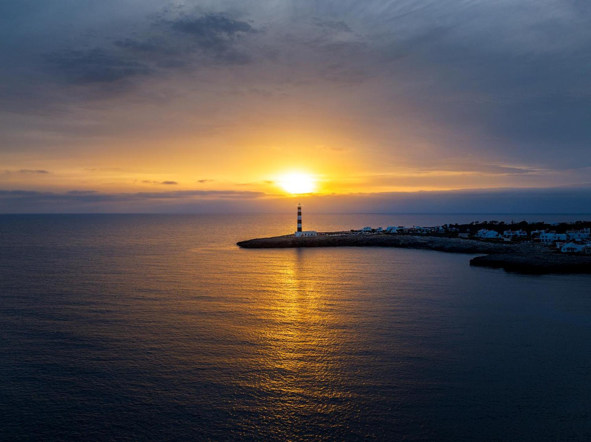 Vista Faro-Apartamento Con Balcon Que Mira Al Mar Cala en Bosc Eksteriør bilde